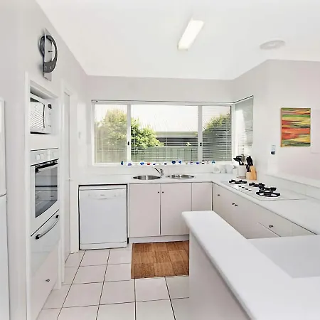 Busselton Beach House With Wifi Exterior photo