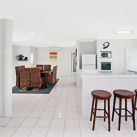 Busselton Beach House With Wifi Exterior photo