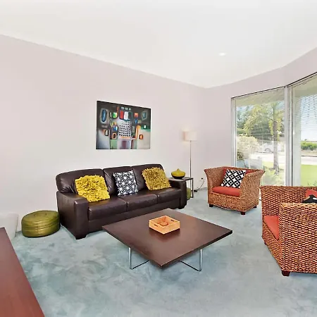 Busselton Beach House With Wifi Exterior photo