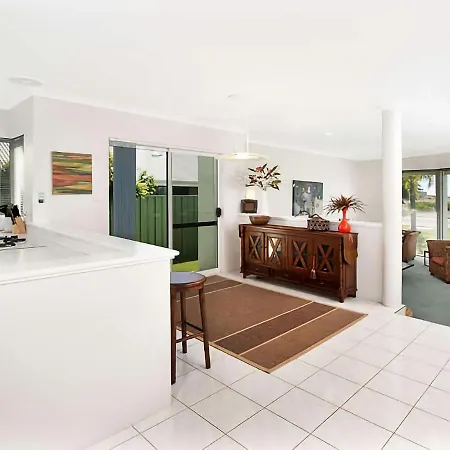 Busselton Beach House With Wifi Exterior photo
